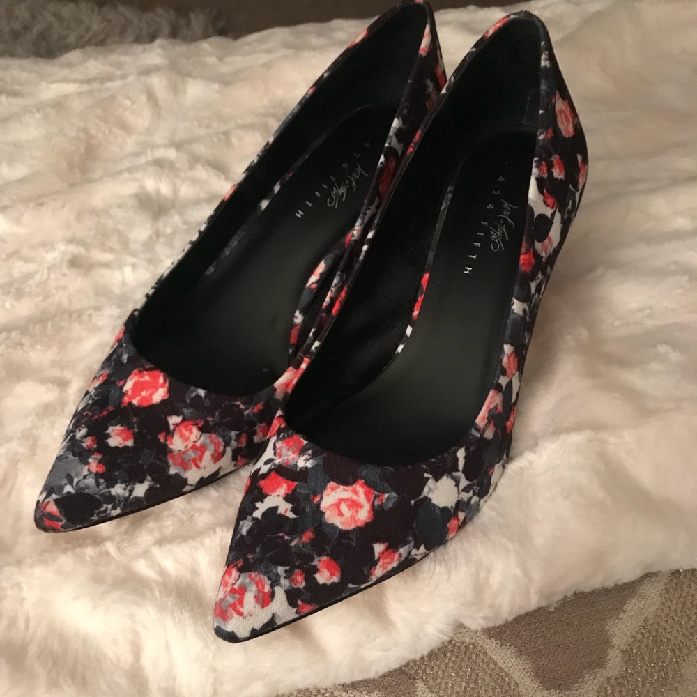 Lord and Taylor 424 5th floral heels